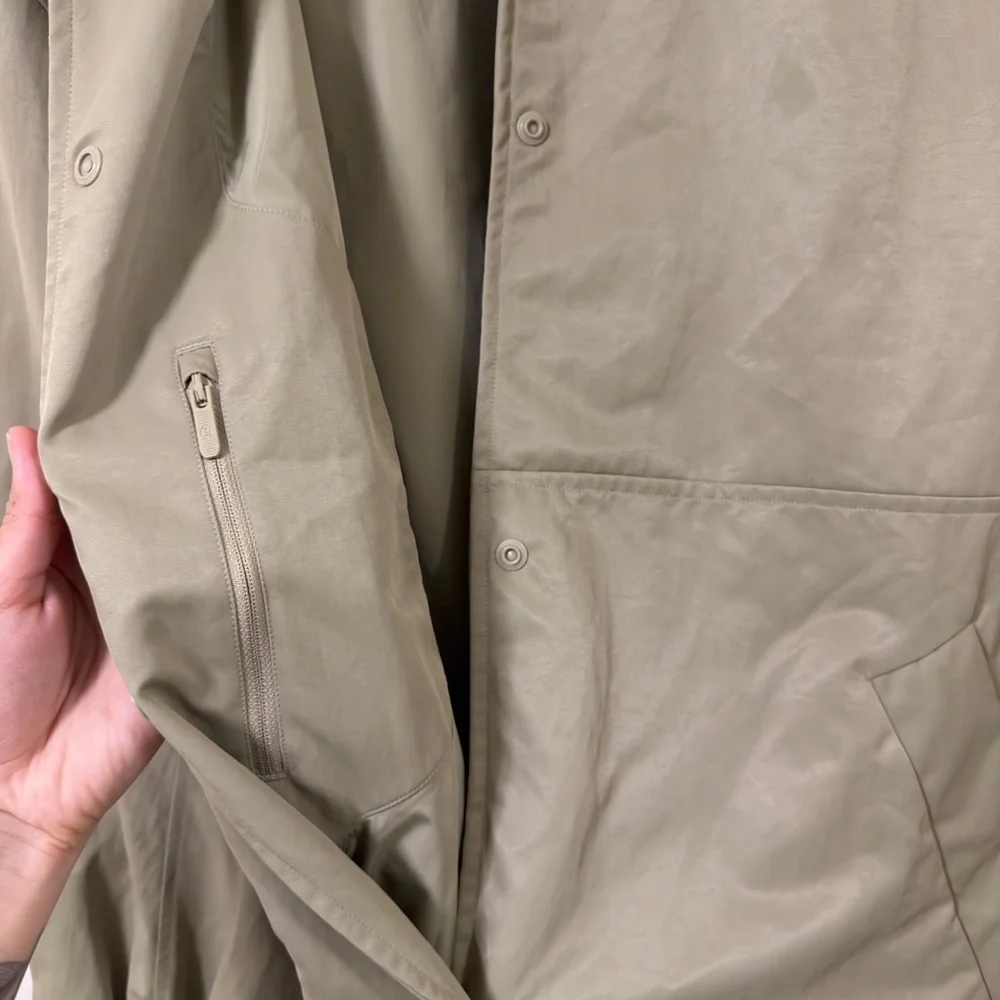 Lululemon - Lightweight Oversized Coaches Jacket - Picture 6 of 9